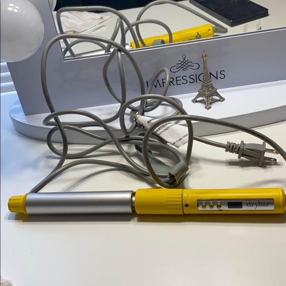 DRYBAR HAIR CURLER